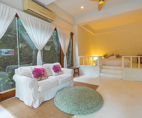 Luxury Suite with Jacuzzi
