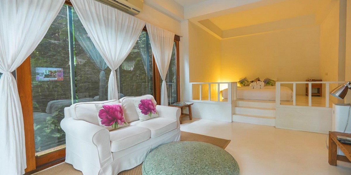 Luxury Suite with Jacuzzi