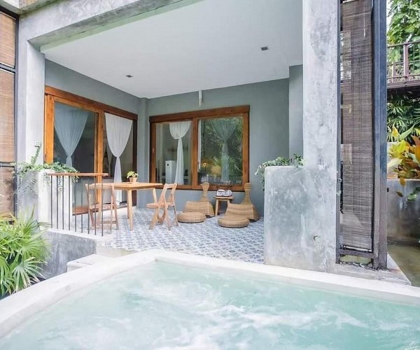 Pool Suite