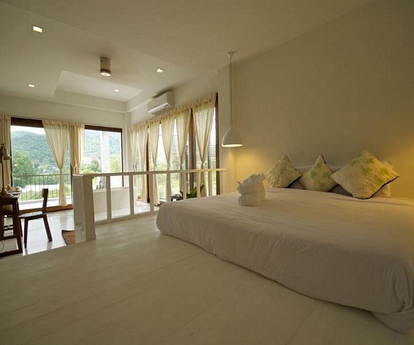 Luxury Suite with Bathtub