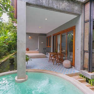 Pool Suite 