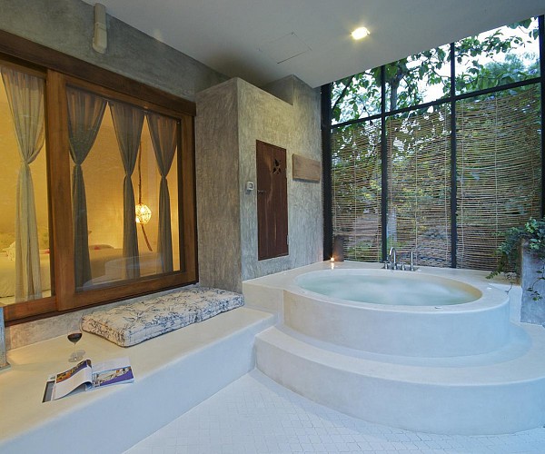 Luxury Suite with Jacuzzi