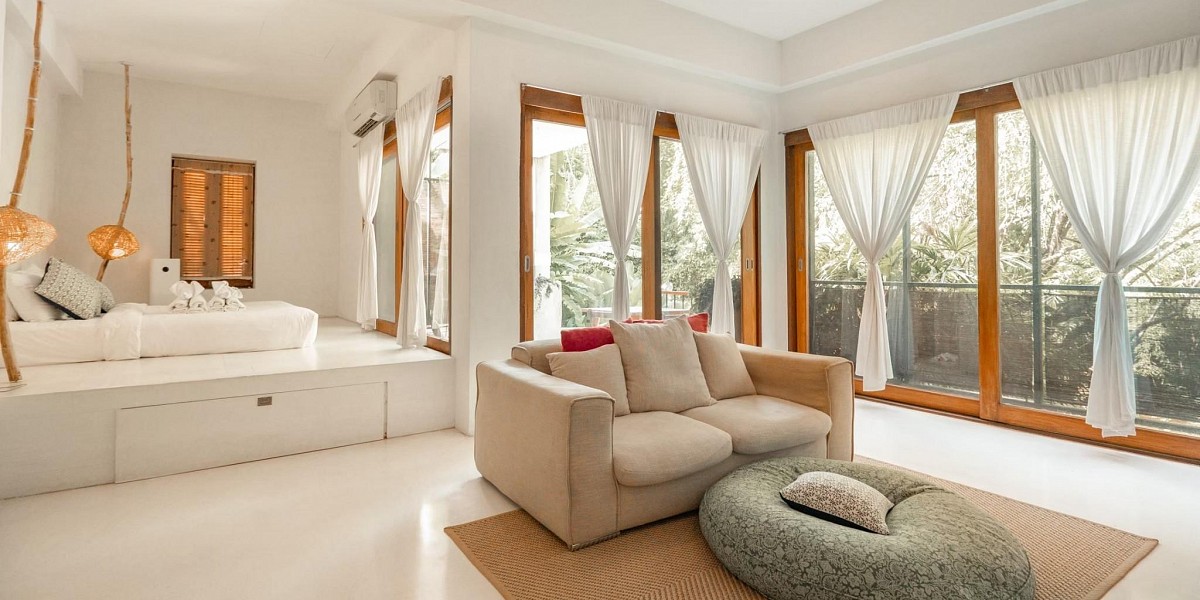 Luxury Suite with Jacuzzi