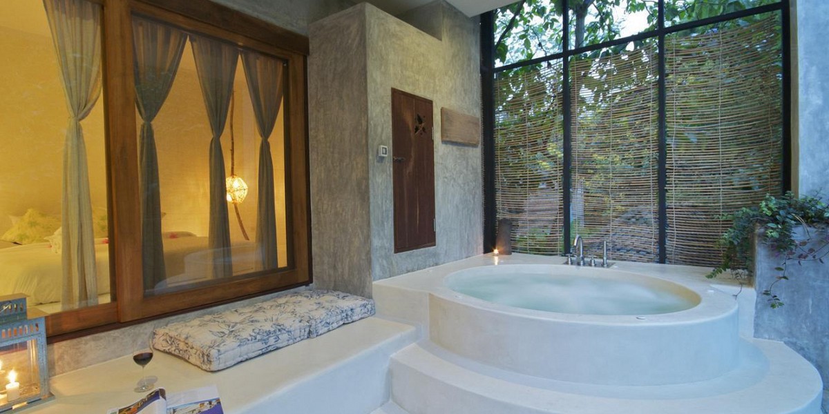 Luxury Suite with Jacuzzi