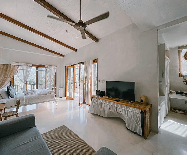 Mountain View Suite with Jacuzzi