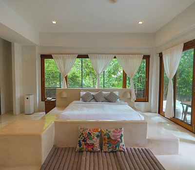 Pool Suite