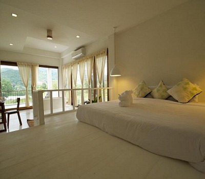 Luxury Suite with Bathtub