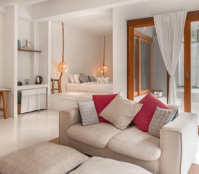 Luxury Suite with Jacuzzi
