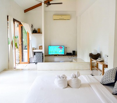 Luxury Suite with Jacuzzi