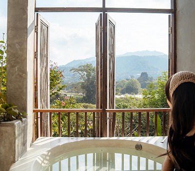 Mountain View Suite with Jacuzzi