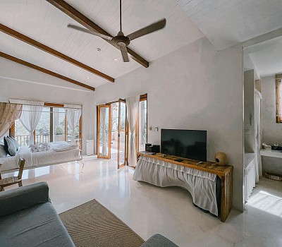 Mountain View Suite with Jacuzzi
