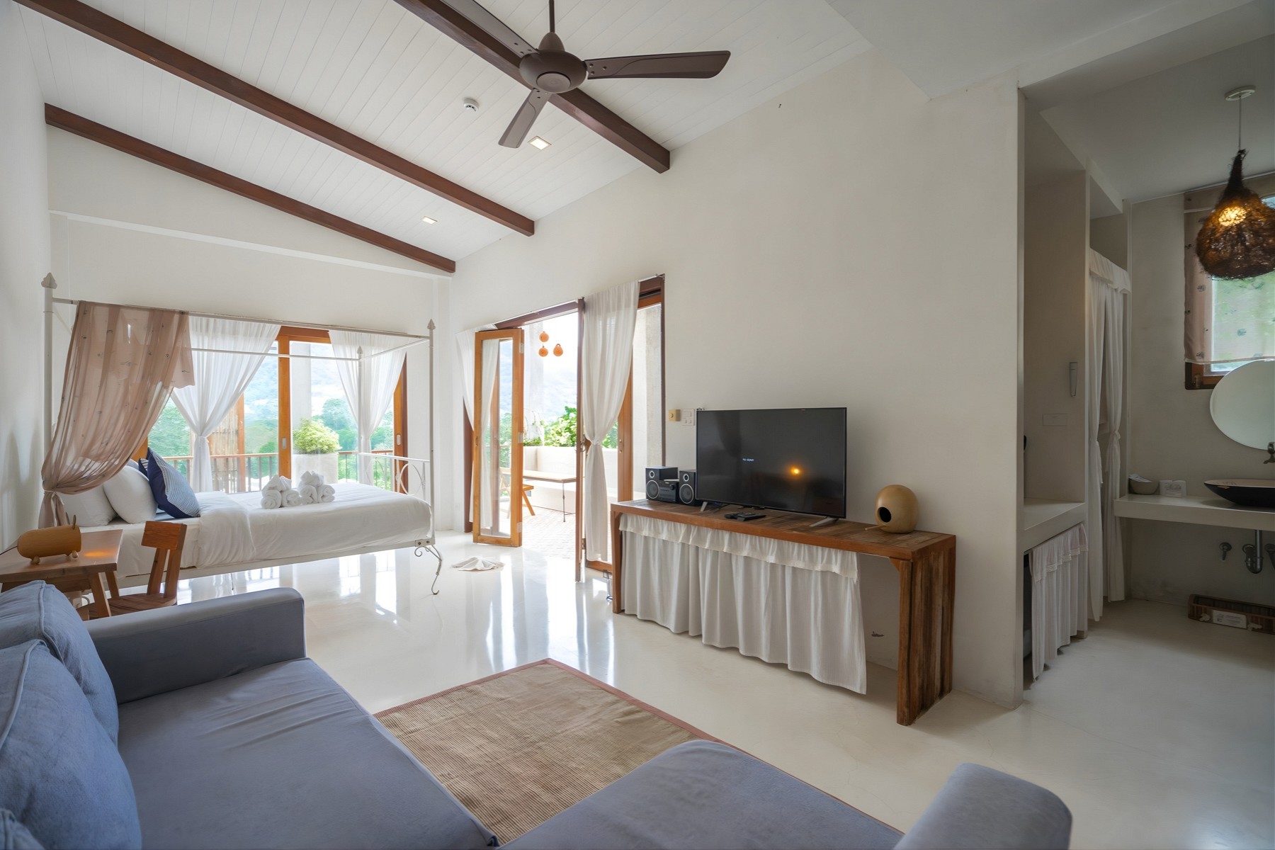 Mountain View Suite with Jacuzzi