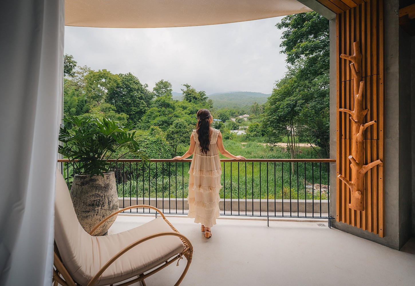 Luxury Suite (Bathtub on the balcony)